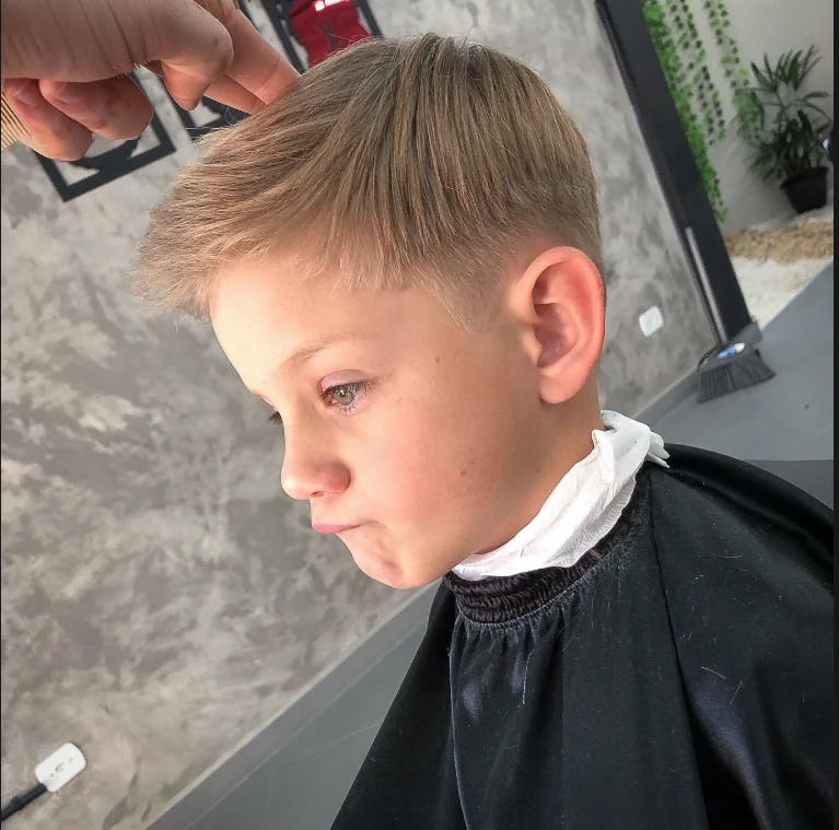 Corte infantil realizado na MB Company Men